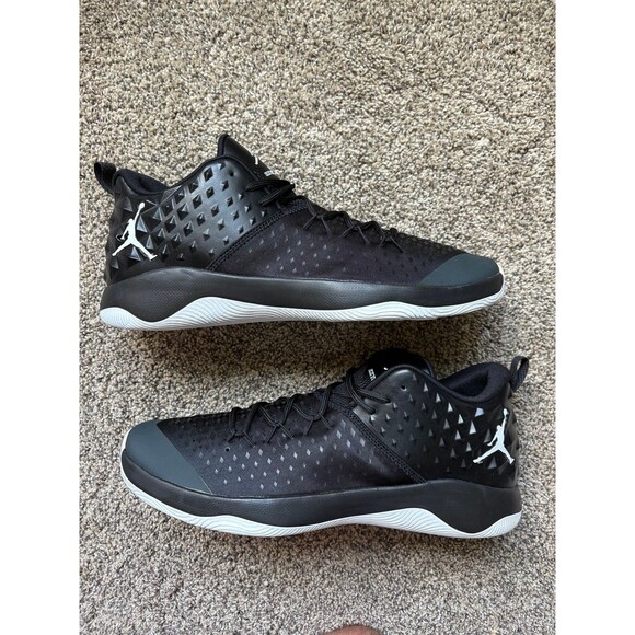 Nike Air Jordan Extra Fly Black White Size 16 Men's - Picture 1 of 10
